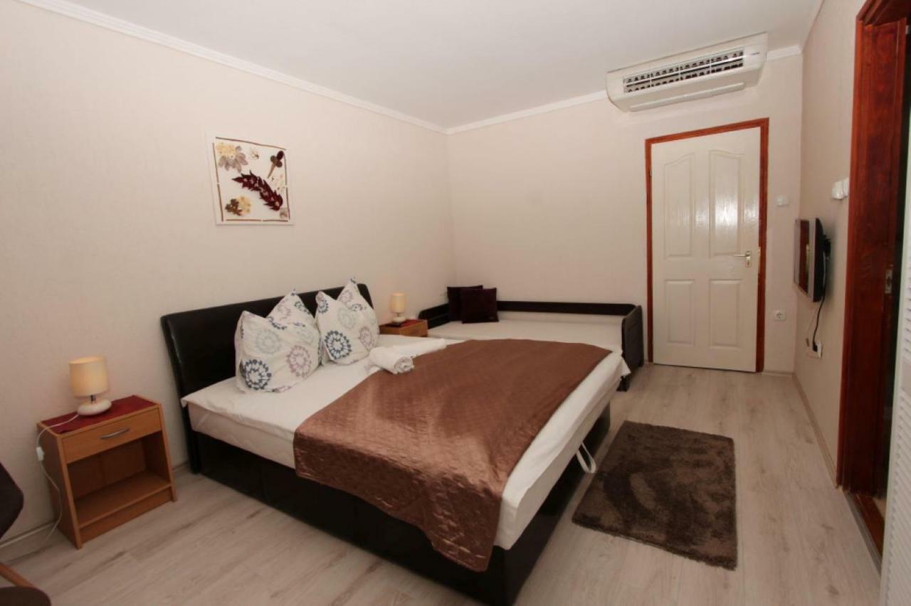 Ariel Apartmanok Сиофок Екстериор снимка